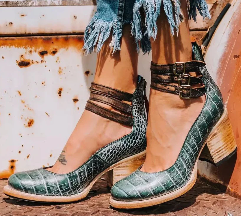 Sandals with Ergonomic Cushioned Footbed